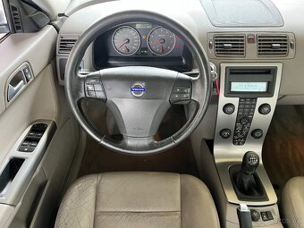 VOLVO V50 T5 2.5 162KW,XENON,VÝHŘEV,KŮŽE,SOUND,TAŽNÉ,MANUAL - 18