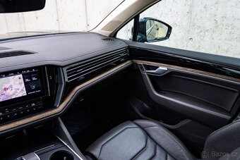 Volkswagen Touareg 3.0 TDI / TOP STAV / Night VIsion / Masáž - 18
