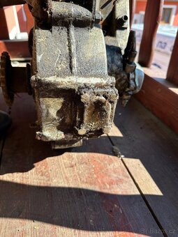 Ariel 550 SV - motor - 18