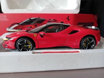 Bugatti  a  Ferrari    1:18  Burago - 18