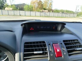 Subaru Forester 2.0 i manuální převodovka - 18