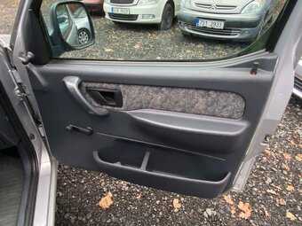 Citroen Berlingo 2.0 HDI 66 kW tažné 194tkm nové ČR serviska - 18