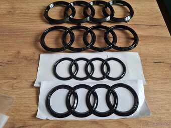 AUDI - Čierne lesklé znaky - 18