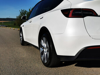 Tesla Model Y Long Range Dual motor, FSD za 200 tis.kč - 18