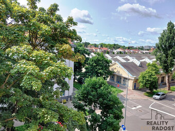 Pronájem bytu 2+KK, 47m2 + balkon 3m2, Praha 3, Biskupcova u - 18