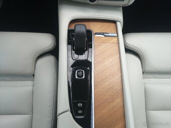Volvo V90 kombi,4x4,2.0 D4,Momentum Pro,ČR,DPH - 18