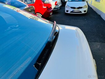 ŠKODA OCTAVIA 1.6 i TOUR BENZÍN 75 kW KLIMA - 18