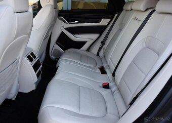 Jaguar F-Pace D200 AWD R-DYNAMIC ZÁRUKA PANO - 18