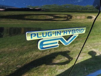 MITSUBISHI OUTLANDER PHEV HYBRID PLNÝ SERVIS MOŽNOST DPH - 18