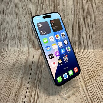iPhone 15 128GB, bílý (12 měsíců záruka) - 18
