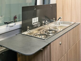 Obytná dodávka Clever se zvedací střechou, odpočet DPH - 18