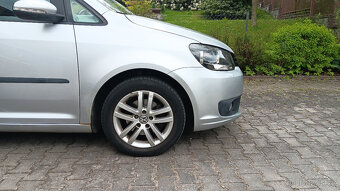 VW Touran 1,6 TDI, 77 kW, 5 míst, najeto 185000 km - 18