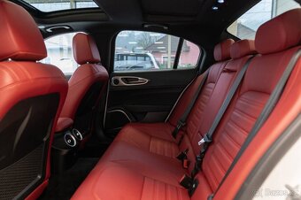 Alfa Romeo Giulia 2.0 GME Veloce AWD AT - 18