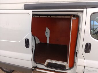 Renault Trafic Vivaro 2.0 DCi L2H2 tažné klima - 18