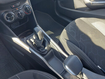 Peugeot 2008 1,2 ALLURE/S&S/ČR/ 1.MAJITEL - 18