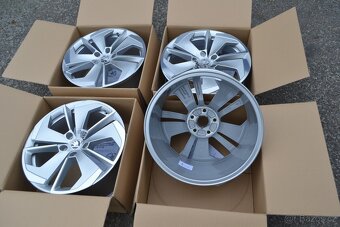 Škoda Octavia IV(RS)  - 18 NOVÉ orig.Alu disky 7.5x18, 5x112 - 18