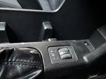 Subaru Forester 2.0 D 108kW 4x4 1. maj v ČR/Xenony/ALU R17 - 18