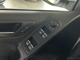 Volkswagen Golf 6 CABRIO 2.0 TDI,LOUNGE,2.MAJITEL - 18