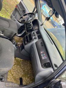 Hyundai trajet - 18