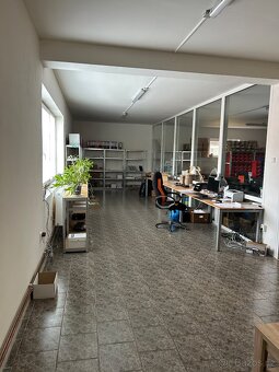 Pronajmu dlouhodobě obchodní prostory cc 550m2. Sklad,prodej - 18