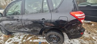 Toyota RAV 2.D - poškozená zadni část vozu - 18