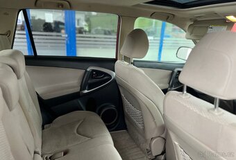 Toyota RAV 4 2.4i Limited benzín 125kw - 18