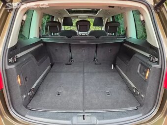 Alhambra 2.0TDI/125kW DSG,7.míst,xenon,tažné,kamera,navi - 18