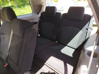 Mitsubishi Grandis 2,0 DID -- 7 Místné - 18