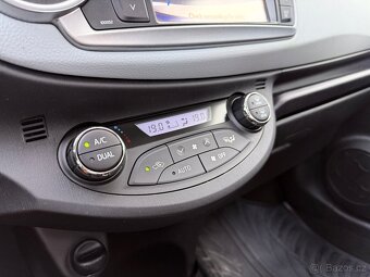 Toyota Yaris Hybrid automat / 2013 / ČR / 77 tis. - 18
