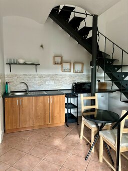 Pronájem moderního mezonetový bytu 2+kk s terasou v centru O - 18