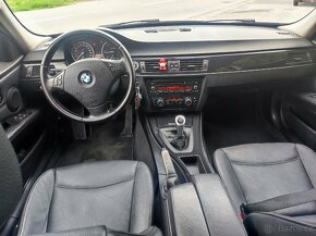 BMW E91 Facelift  2011 // 318D  xenon - 18
