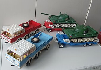 Tatra 813+3D podvalník ites stará hračka - 18