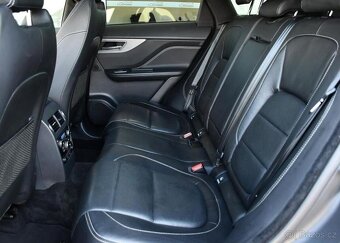 Jaguar F-Pace 30d AWD S PANO TAŽNÉ MERIDIAN - 18