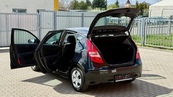 Hyundai i30 //1.4i//80kW//1.MAJITELKA//70TKM//SERVIS// - 18