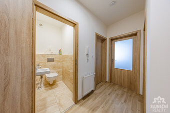 Pronájem bytu 3+kk s vyhrazeným parkovacím stáním, 85 m², Uh - 18