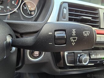 BMW 318D 105kW Touring Automat M-paket Bi-XENON NAVI SENZORY - 18