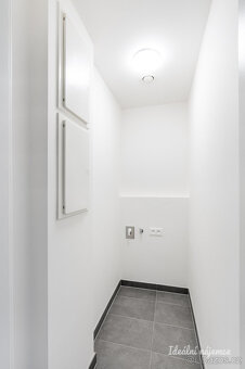 Pronájem bytu 2+kk, U plynárny, Michle,   53 m2 - 18