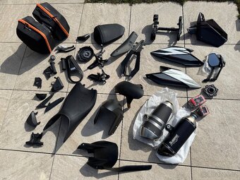 KTM 1290 Super Duke R Carbon - 18