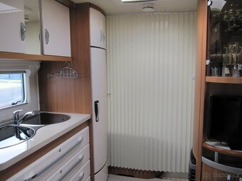Prodám karavan Hobby 495 ufe,r.v.2013 + mover + předstan. - 18
