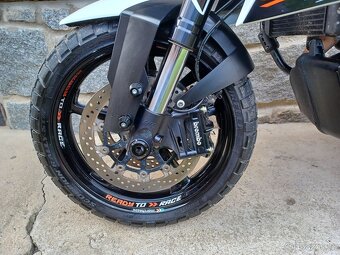 KTM LC8 990 SUPERDUKE a SMT - DOKLADY - 18