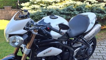 Triumph Speed Triple 1050 - 18