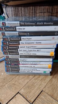 PlayStation 2 slim + příslušenství + hry - 18
