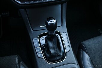 Hyundai i30 CW 1.6 CRDi mHEV Style DCT / AJ NA SPLÁTKY / - 18