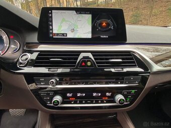 BMW 520d xDrive Touring LuxuryLine 2018 122tkm 4x4 klima ČR - 18