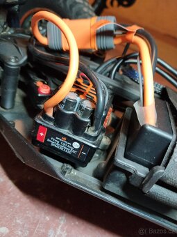 Losi Lasernut U4 4WD Smart RTR černá 1:10 - 18