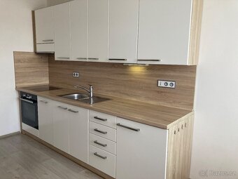Kuchyňská linka včetně spotřebičů - 18