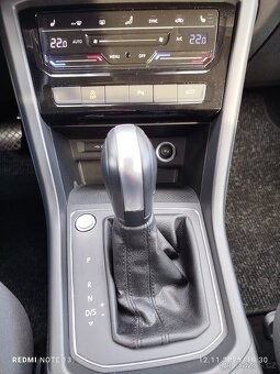 VW Touran 1.5 TSI DSG 7 míst - 18