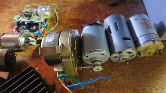 Prodám mix součástek elektro - 18