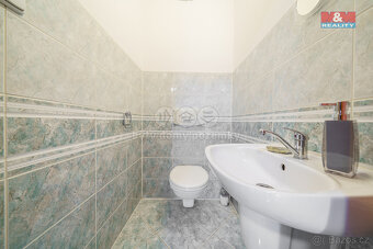 Prodej rodinného domu, 405 m², Kadaň, ul. Třešňová - 18