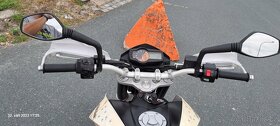 KTM 690 DUKE White ABS - 18